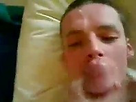 Hot Jock Does a Nice BJ and Receives a Facial