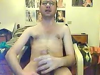 Italian Dorky Dude Jerking Off in Front of the Webcam